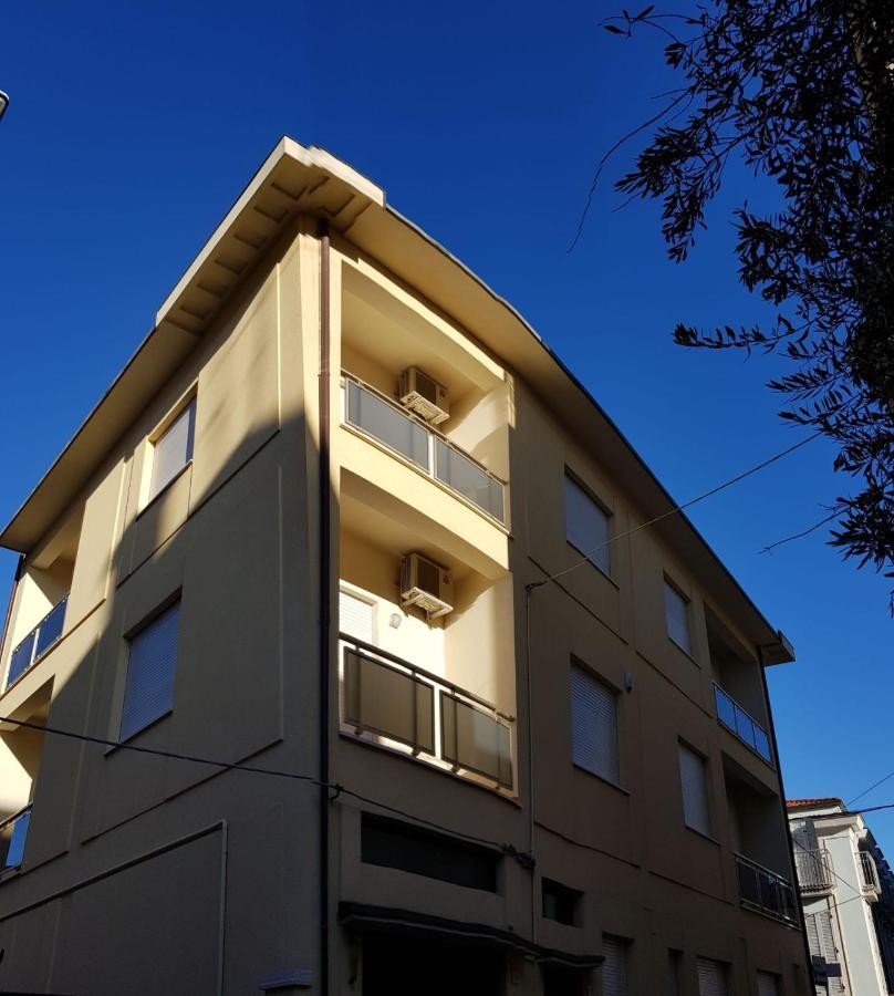 西维尔诺瓦·马尔凯Tres Chic住宿加早餐旅馆 外观 照片